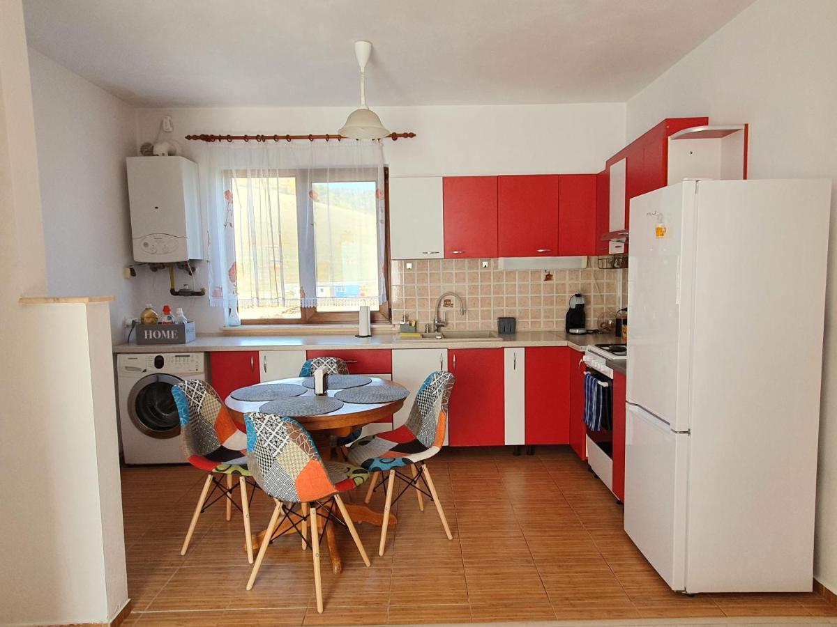 Apartament La Casa In Curte Comuna Apartment Кодлеа Екстериор снимка