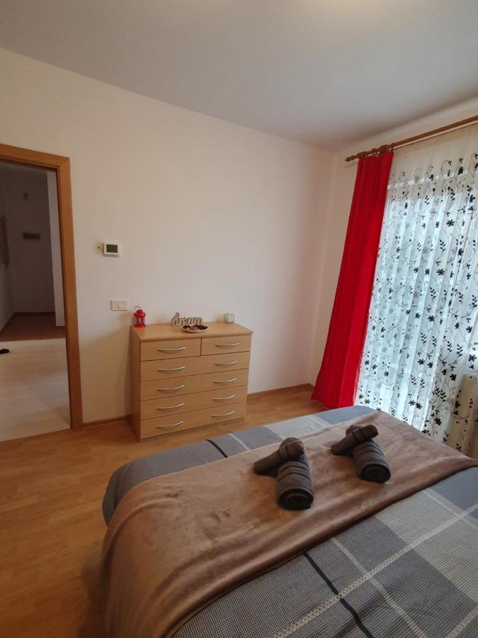 Apartament La Casa In Curte Comuna Apartment Кодлеа Екстериор снимка